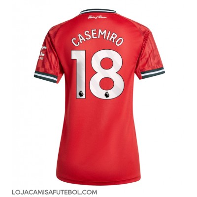 Camisa de Futebol Manchester United Casemiro #18 Equipamento Principal Mulheres 2025-26 Manga Curta Camisa de Futebol Manchester United Casemiro #18 Equipamento Principal Mulheres 2025-26 Manga Curta